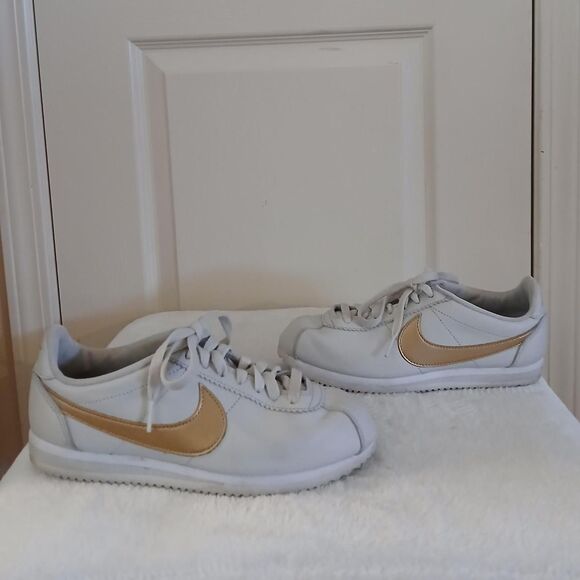 Nike Classic Cortez Leather shoes Light Bone/Metallic Gold-White size 8 - Picture 3 of 8